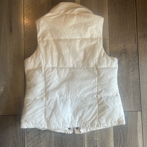 🧥NWOT Old Navy White Puffer Vest Jacket Size M - Picture 4 of 6